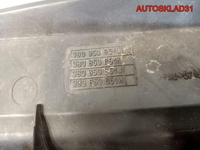 Решетка радиатора Volkswagen Passat 5+ 3B0853651L