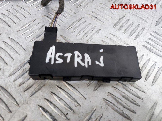 Антенна центрального замка Opel Astra J 13500144