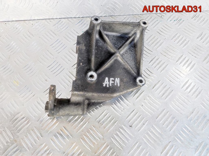 Кронштейн двигателя VW Passat B5 1,9 AFN Дизель