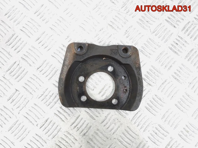 Щит опорный задний правый Opel Astra H 13173019