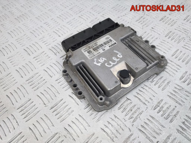 Блок ЭБУ Kia Ceed ED 391032A765 Дизель