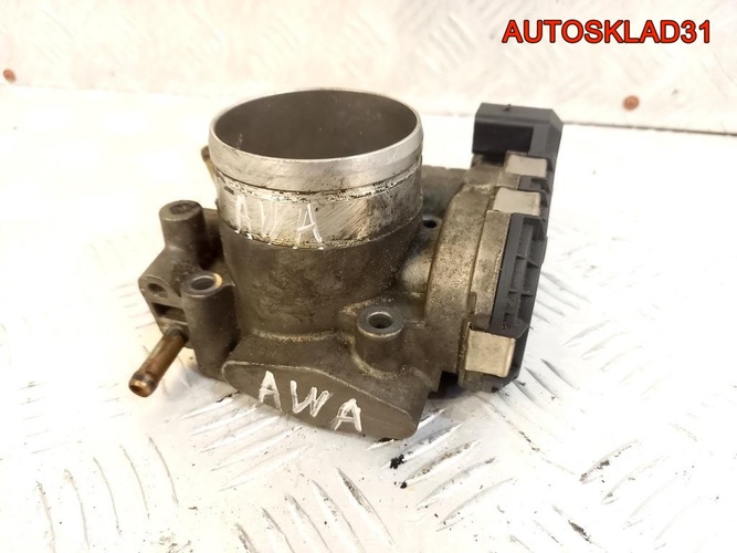 Заслонка дроссельная Audi A4 B6 2.0 AWA 06D133062