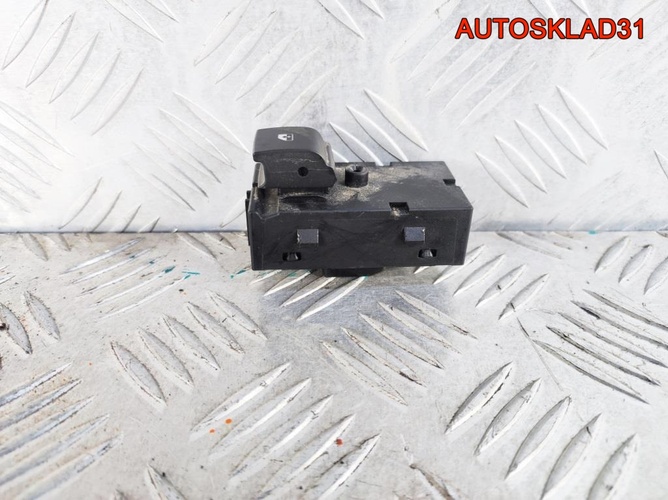 Кнопка стеклоподъемника Opel Astra J 13301888