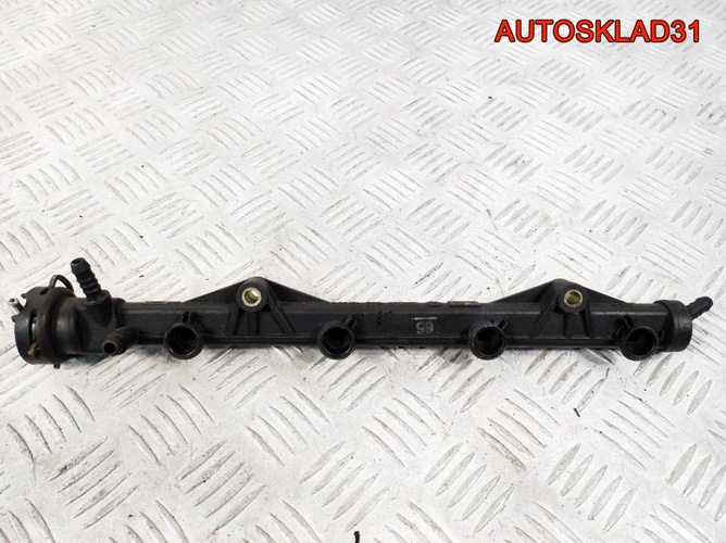 Рейка топливная VW Golf 3 032133319A