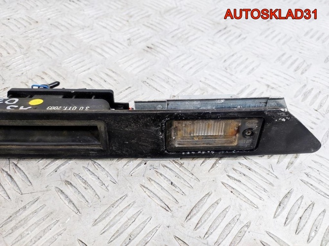Накладка двери багажника Audi A3 8P 8P08275743FZ