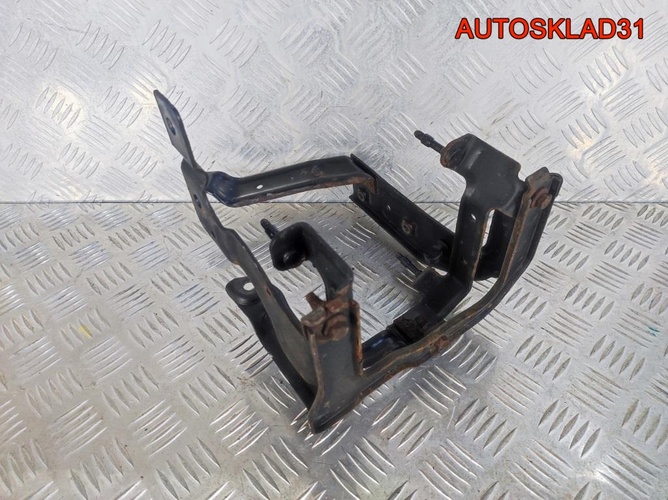 Кронштейн гидроусилителя Ford Focus 2 3M513K738AC