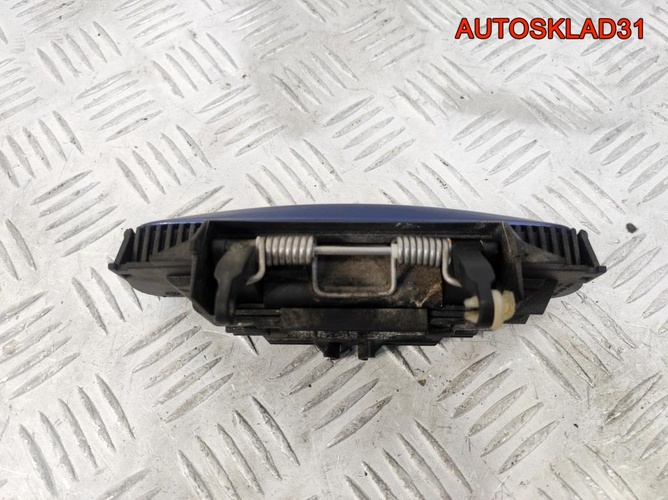 Ручка двери передяя правая Audi A4 B6 4B0839885