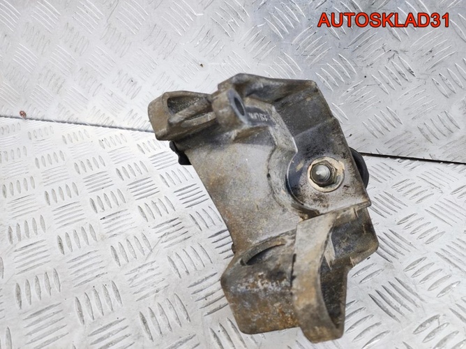 Кронштейн КПП Opel Movano 2,2 G9T 8200027178