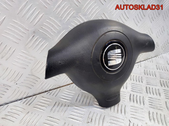 Подушка безопасности в руль Seat Leon 1M0880201M