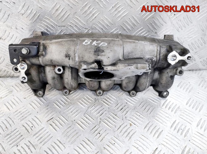 Коллектор впускной VW Passat B6 2,0 BKP 03G129713