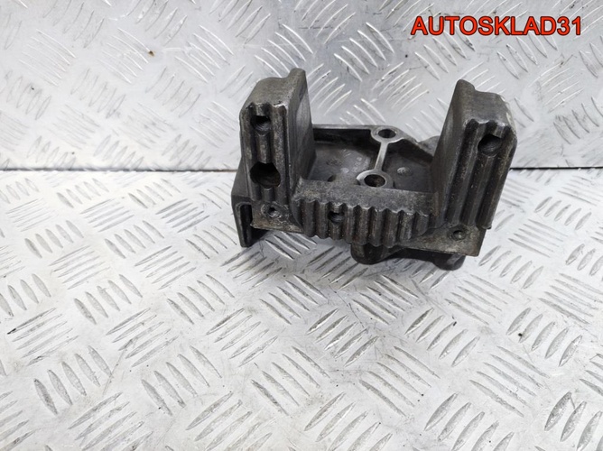 Кронштейн двигателя Opel Movano 2,2 G9T 7700312867