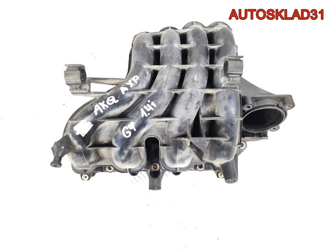 Коллектор впускной VW Golf 4 1.4 AKQ 036129711BK
