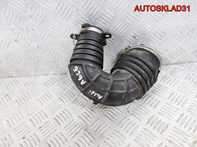 Патрубок воздушного фильтра Audi A6 C6 4F0129615E