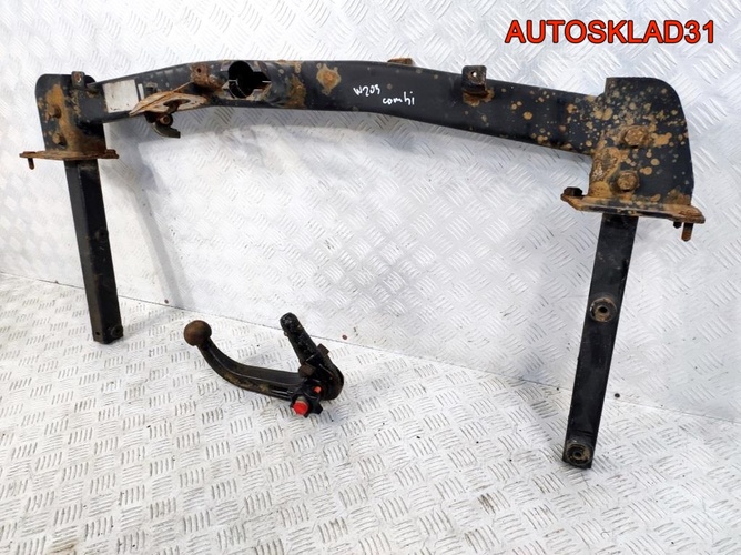 Фаpкoп cо съемным кpюкoм Mercedes W203 Универсал