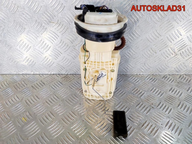 Насос топливный VW Golf 4 1J0919051H бензин