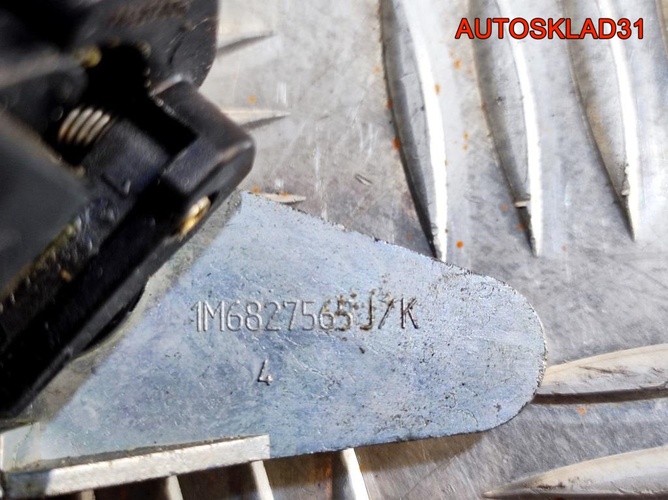 Ручка открывания багажника Seat Leon 1M 1M6827565J