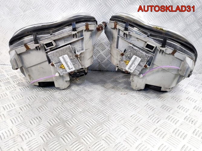 Фары ксенон комплект Mercedes W203 A2038203861
