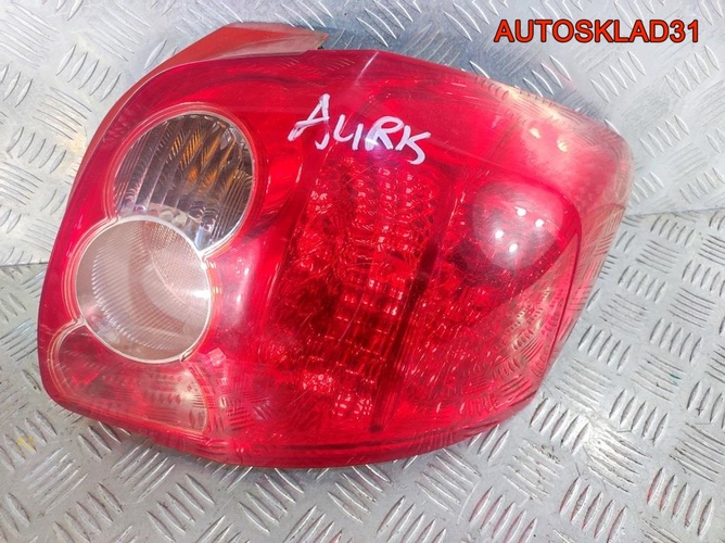 Фонарь задний правый Toyota Auris E15 8155102380