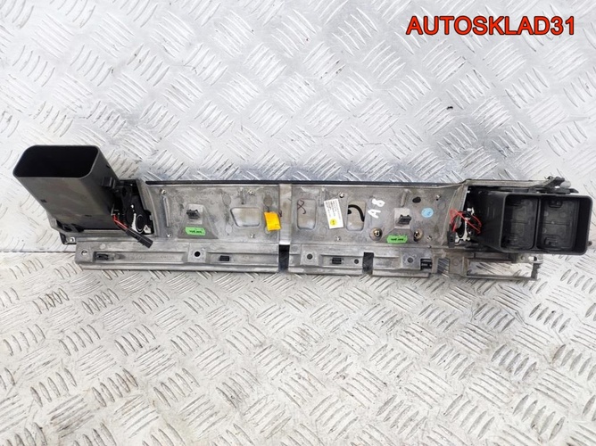 Накладка декоративная торпедо Audi A8 4E1857186H