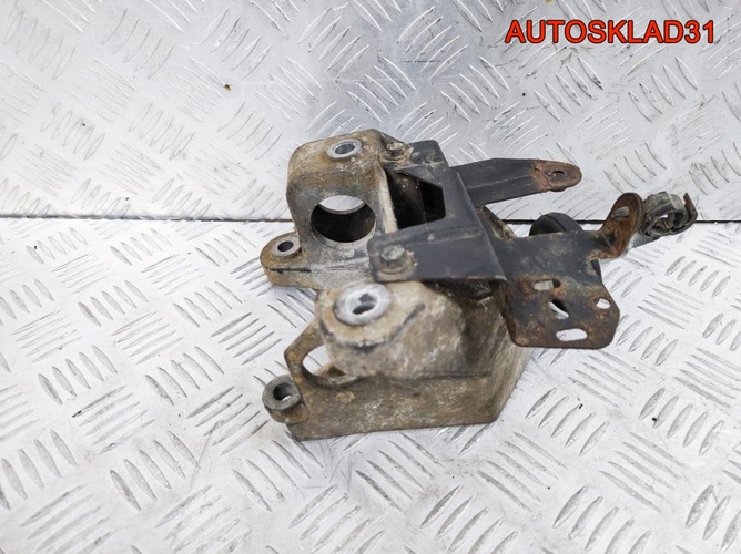 Кронштейн КПП Opel Movano 2,2 G9T 8200027178