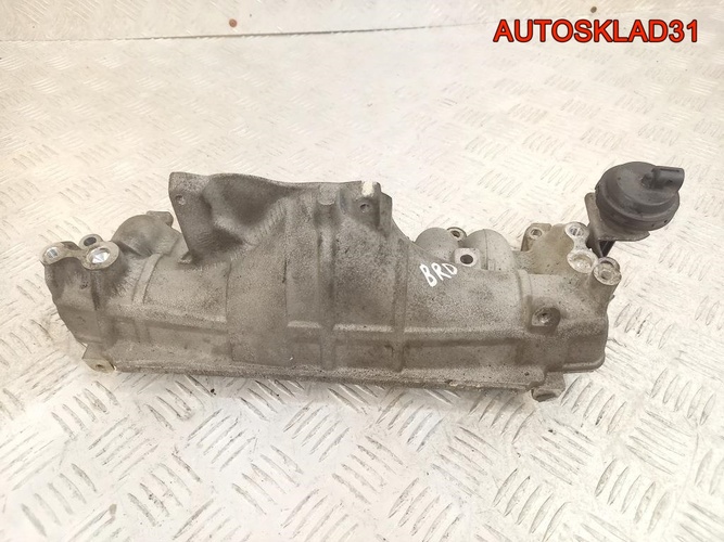 Коллектор впускной Audi A4 B7 2,0 BRD 03G129713H