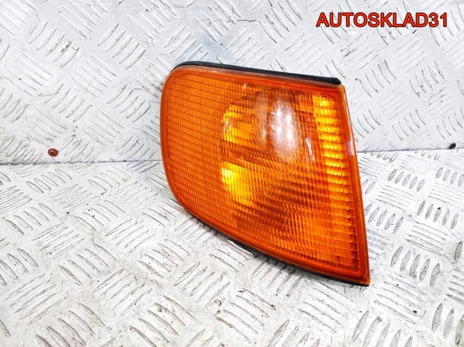 Указатель поворота правый жёлтый Audi 100 C4
