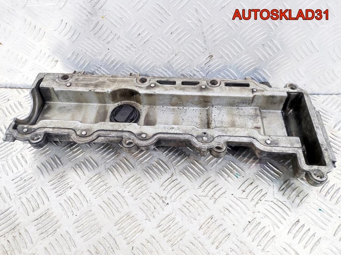 Крышка головки клапанная Opel Zafira A 13101754