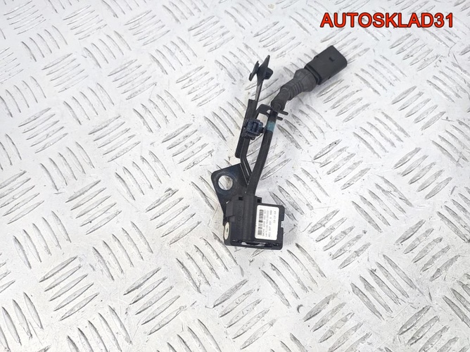 Датчик ускорения пневмоподвески Audi A8 4E0907651G