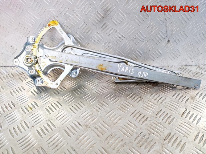 Стеклоподъемник передний правый Toyota Yaris