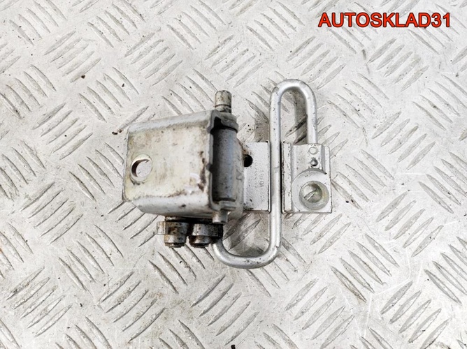 Петля двери задняя правая нижняя Volkswagen Golf 4
