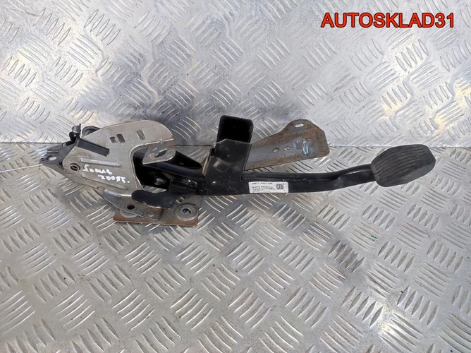 Педаль тормоза МКПП Ford Focus 2 4M512467AR