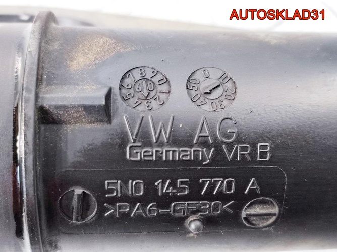 Патрубок интеркулера VW Passat B6 CBA 5N0145770A