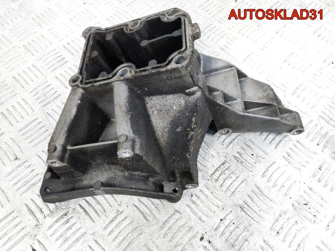 Кронштейн кондиционера Mercedes W203 A1112361330