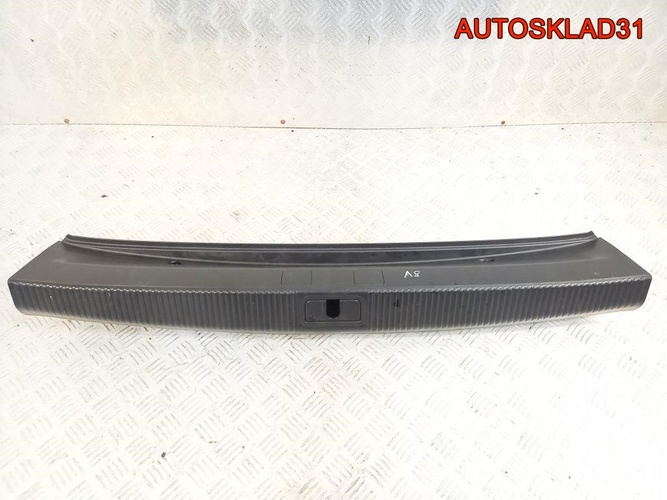 Накладка замка багажника Audi A8 4E 4E0863471B
