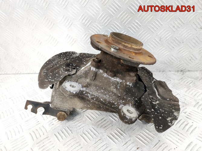 Кулак поворотный перед правый BMW E90 31216764444