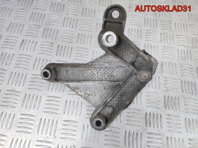 Кронштейн КПП Renault Megane 2 8200043084