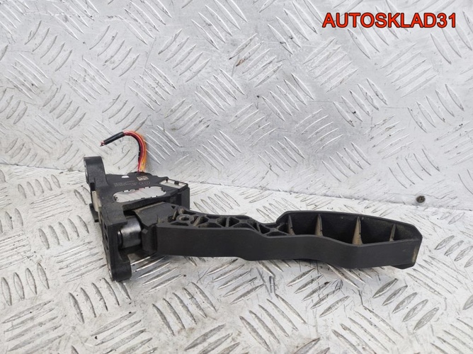 Педаль газа Toyota Auris 7811002020 Бензин