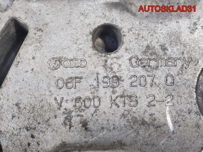 Кронштейн опоры двигателя VW Golf 5 06F199207Q
