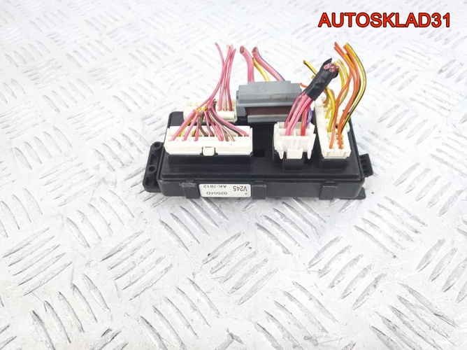 Блок предохранителей Chevrolet Evanda 96489524