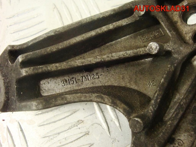 Кронштейн КПП левый Ford Focus 2 3M517M125AE