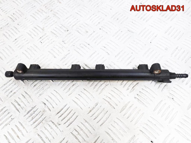 Рейка топливная VW Golf 5 1,6 BSE 06A133317AN