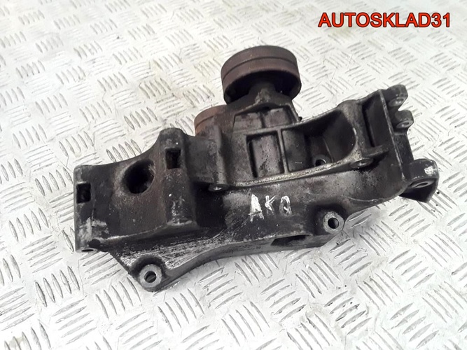 Кронштейн кондиционера VW Golf 4 032145169Q