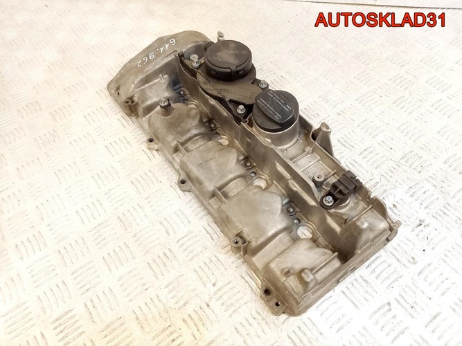 Крышка клапанная Mercedes W203 611.962 A6110161305