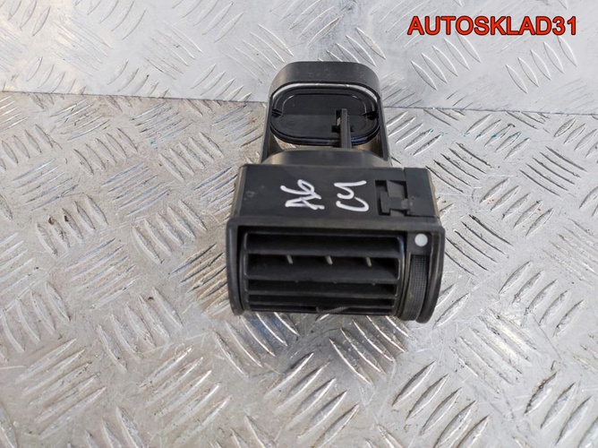 Дефлектор воздушный левый Audi A6 C4 4A1820901