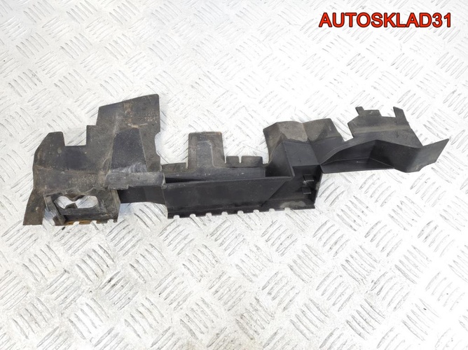Воздуховод радиатора левый VW Passat B5 3B0121283D