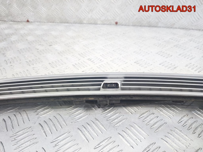 Решетка в капот Mercedes Benz W203 A2038801905