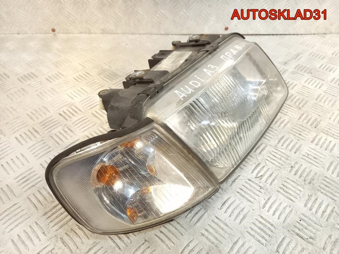 Фара правая Audi A3 8L1 8L0941030 дорестайлинг