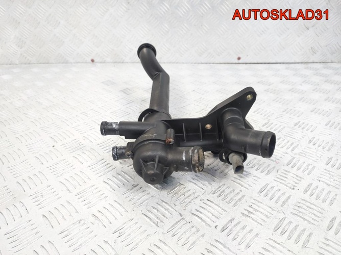 Корпус термостата VW Polo 1.2 AZQ 03C121111B