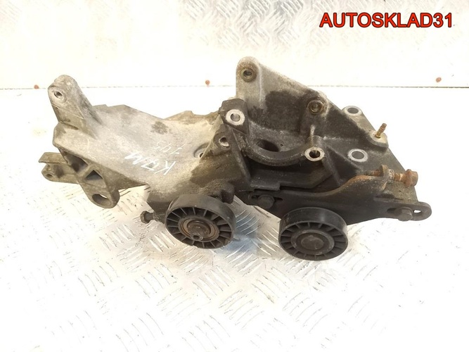 Кронштейн генератора Renault Kangoo 7700875414 