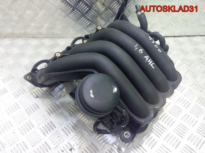 Коллектор впускной VW Passat B5 1.6 AHL 06B133210B